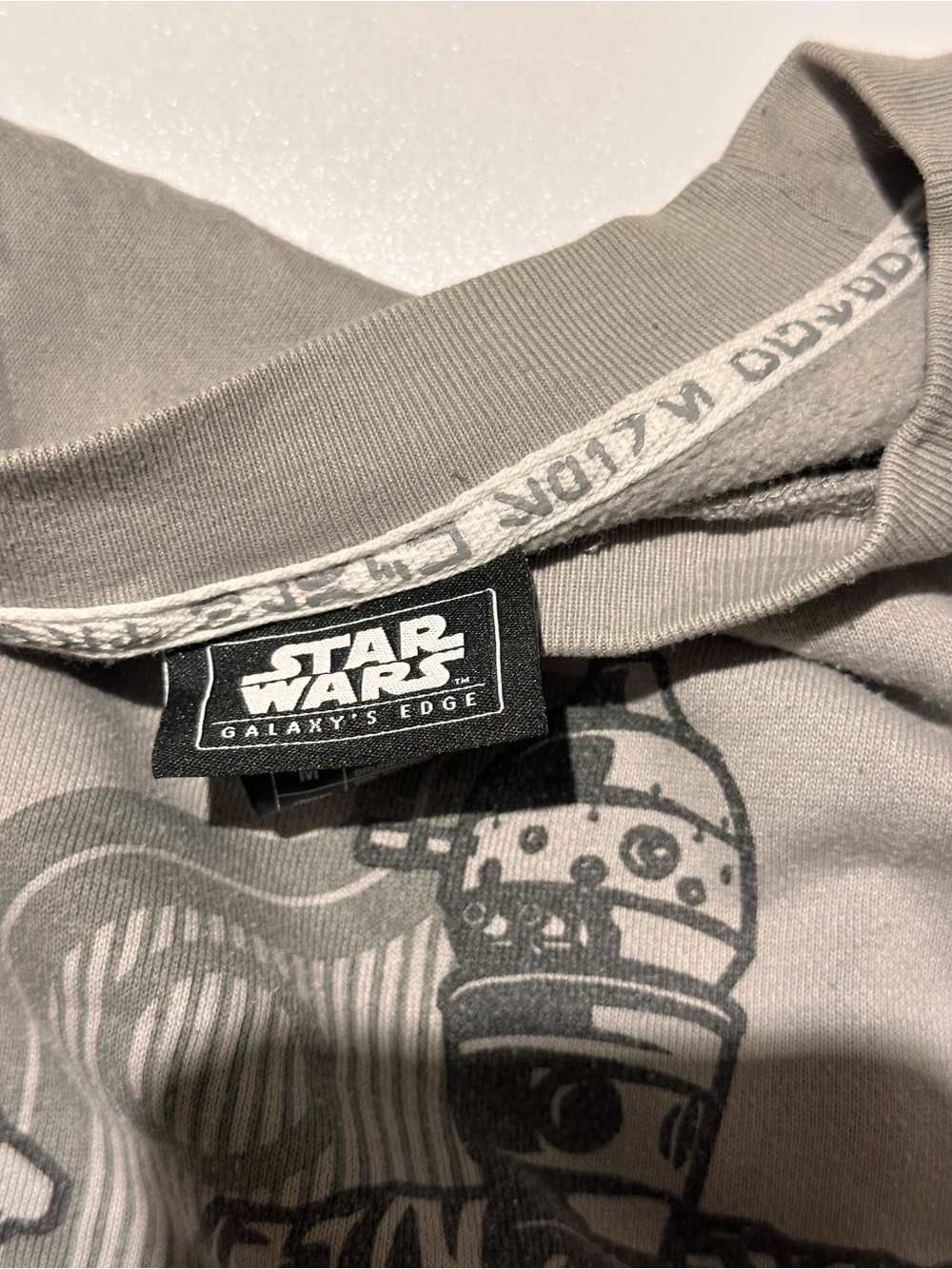 Star Wars Men’s Crewneck Sweatshirt - Gray with Bounty Hunter Graphic - Picture 6 of 9